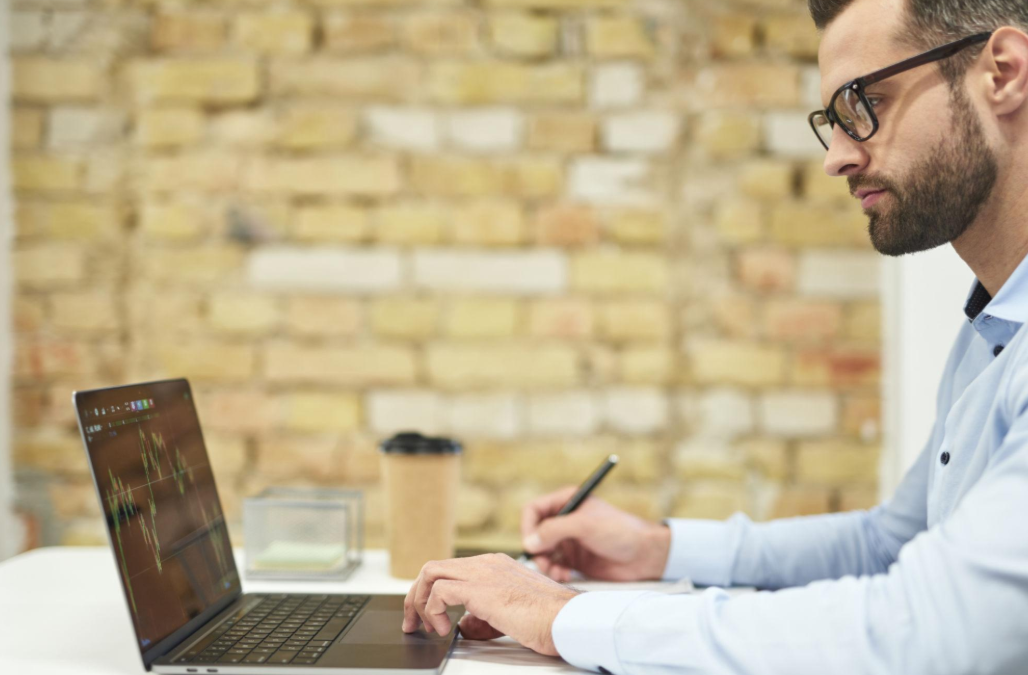 Long-Term Betting Discipline: Why January Is the Best Month to Narrow Your Focus