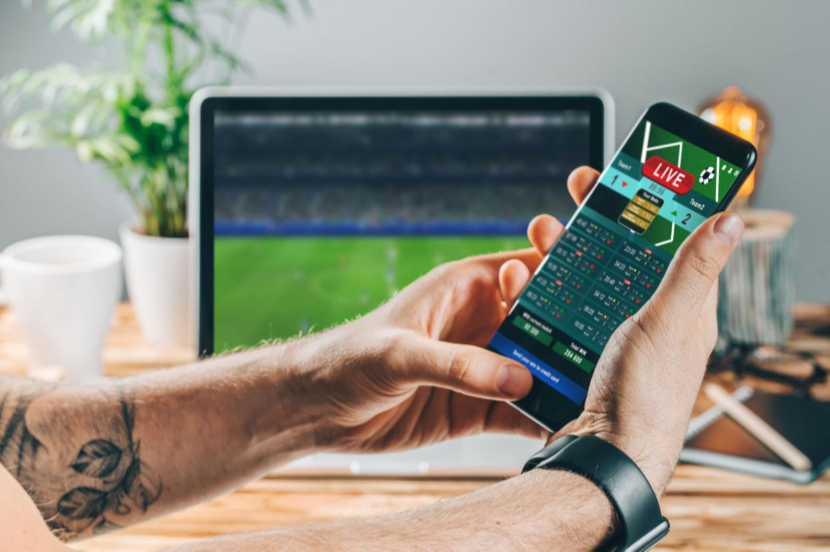 How Smart Bettors Use Multiple Platforms Like PS3838 and OrbitX to Gain an Edge