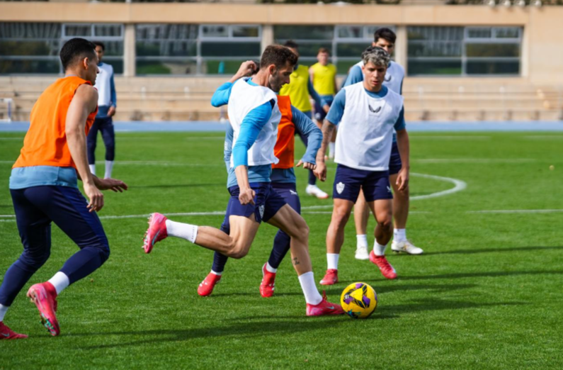 Pre-Season Football Betting: What Smart Bettors Should Watch Before the New Season